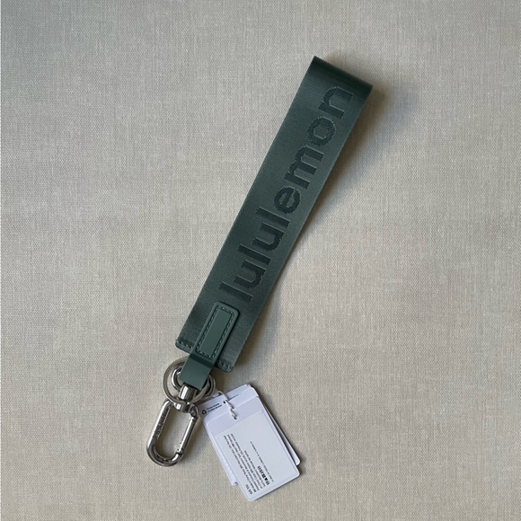 Lululemon Never Lost Keychain - Grey Eucalyptus/Legacy Green - Picture 1 of 8